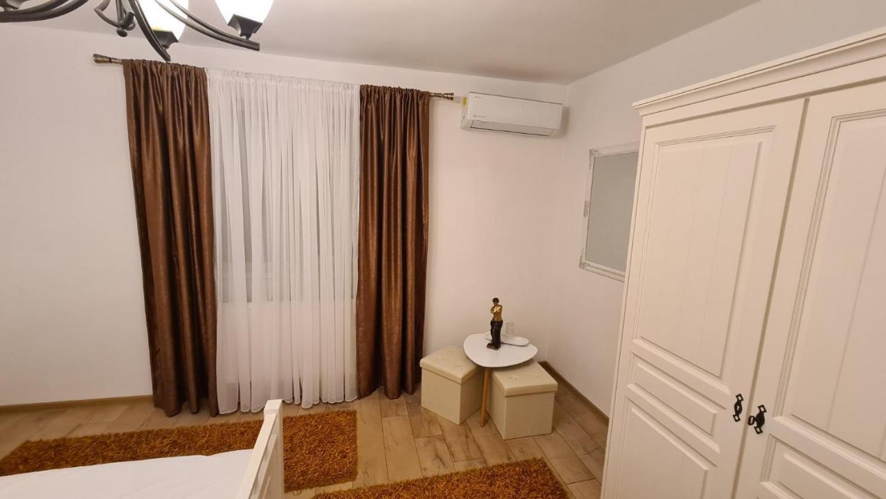Casa Luca Hotel Moldova Noua Екстериор снимка