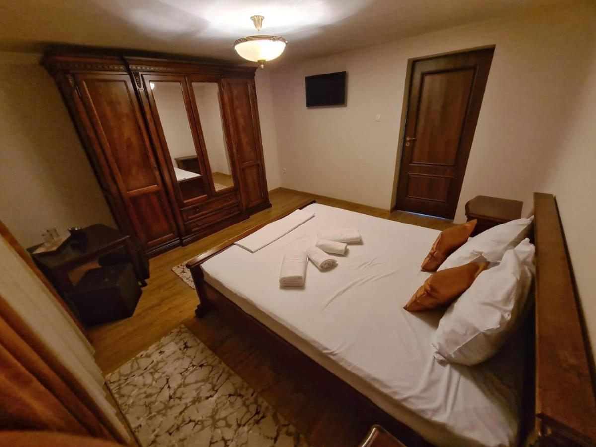 Casa Luca Hotel Moldova Noua Екстериор снимка