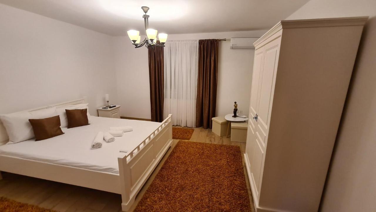 Casa Luca Hotel Moldova Noua Екстериор снимка