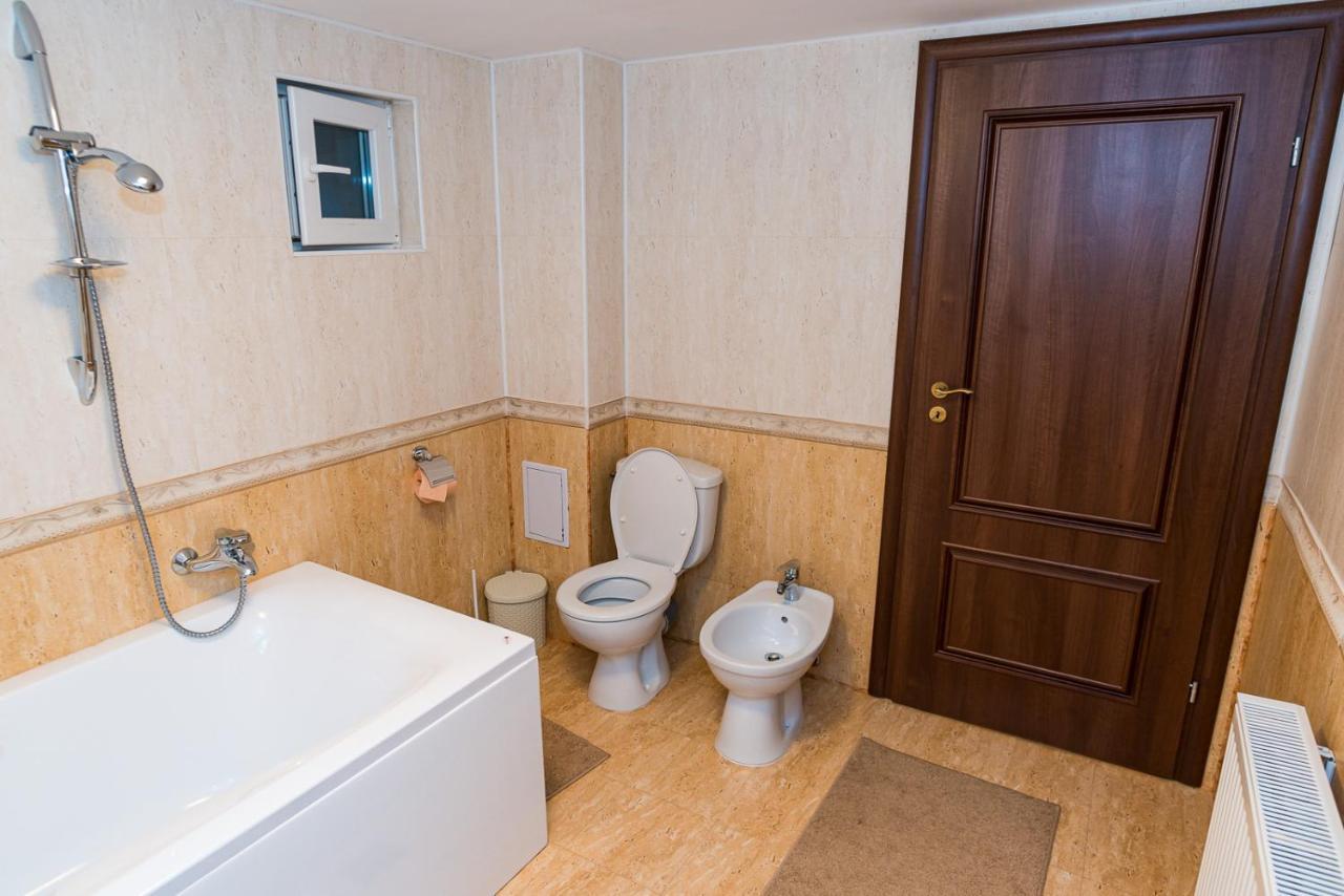 Casa Luca Hotel Moldova Noua Екстериор снимка