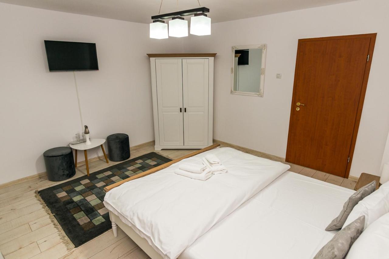 Casa Luca Hotel Moldova Noua Екстериор снимка