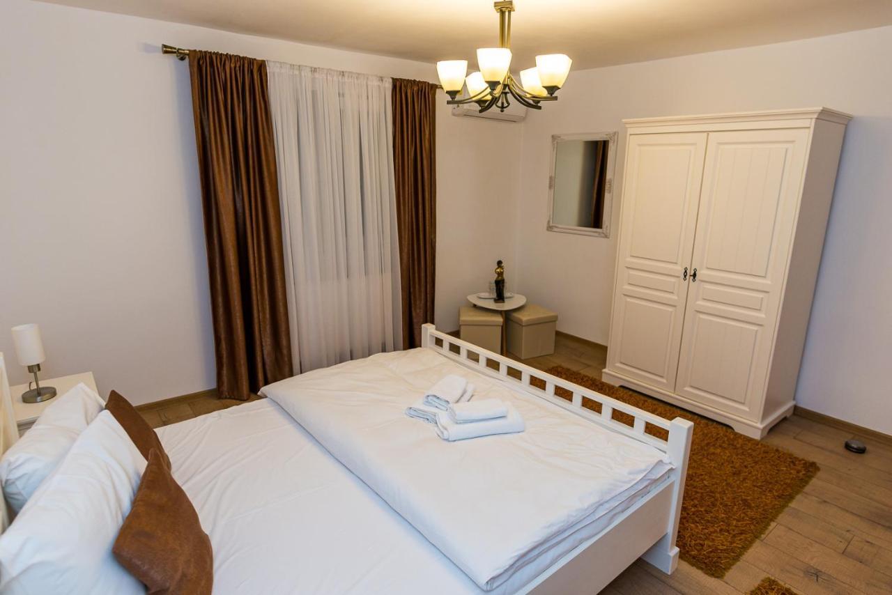 Casa Luca Hotel Moldova Noua Екстериор снимка