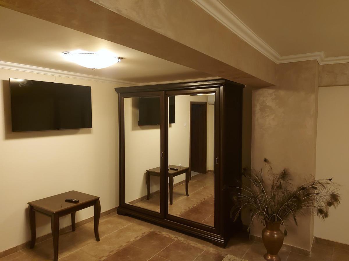 Casa Luca Hotel Moldova Noua Екстериор снимка