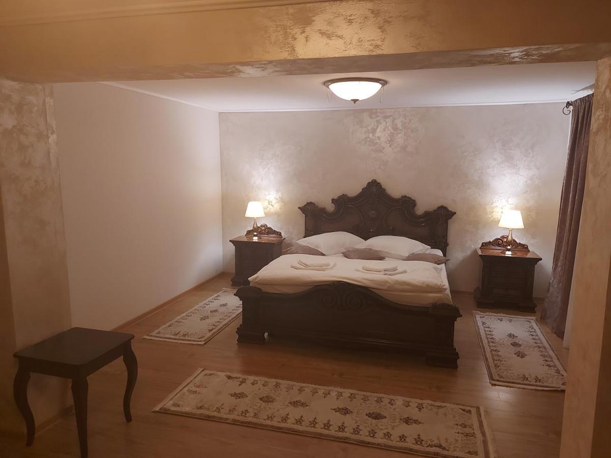 Casa Luca Hotel Moldova Noua Екстериор снимка