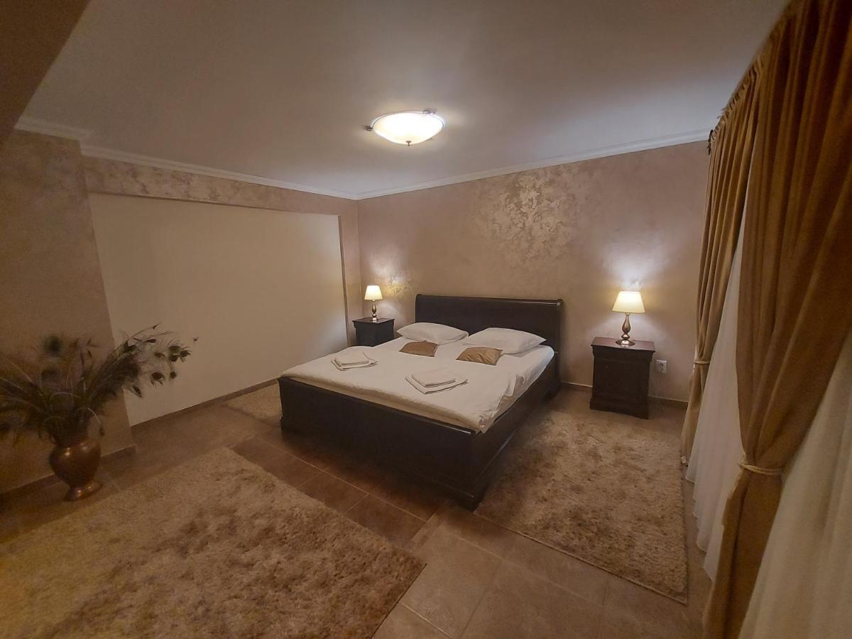 Casa Luca Hotel Moldova Noua Екстериор снимка