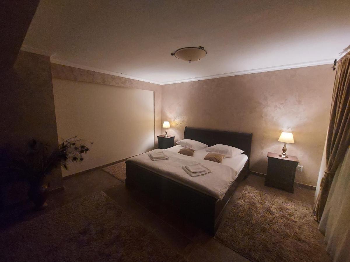 Casa Luca Hotel Moldova Noua Екстериор снимка