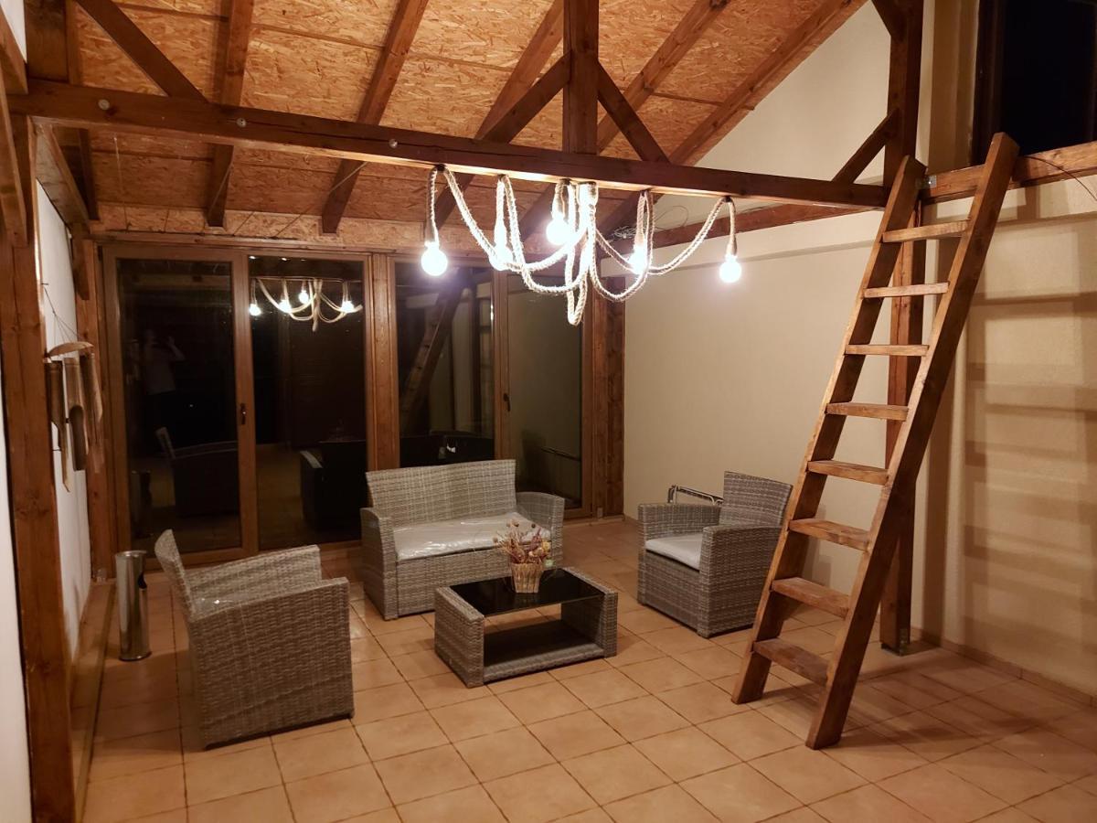Casa Luca Hotel Moldova Noua Екстериор снимка